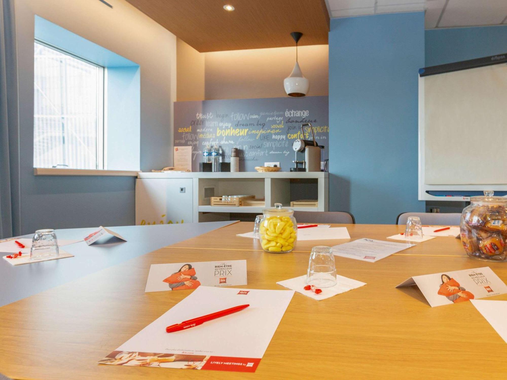 Hotel Ibis Rennes Centre Gare Sud Eksteriør billede