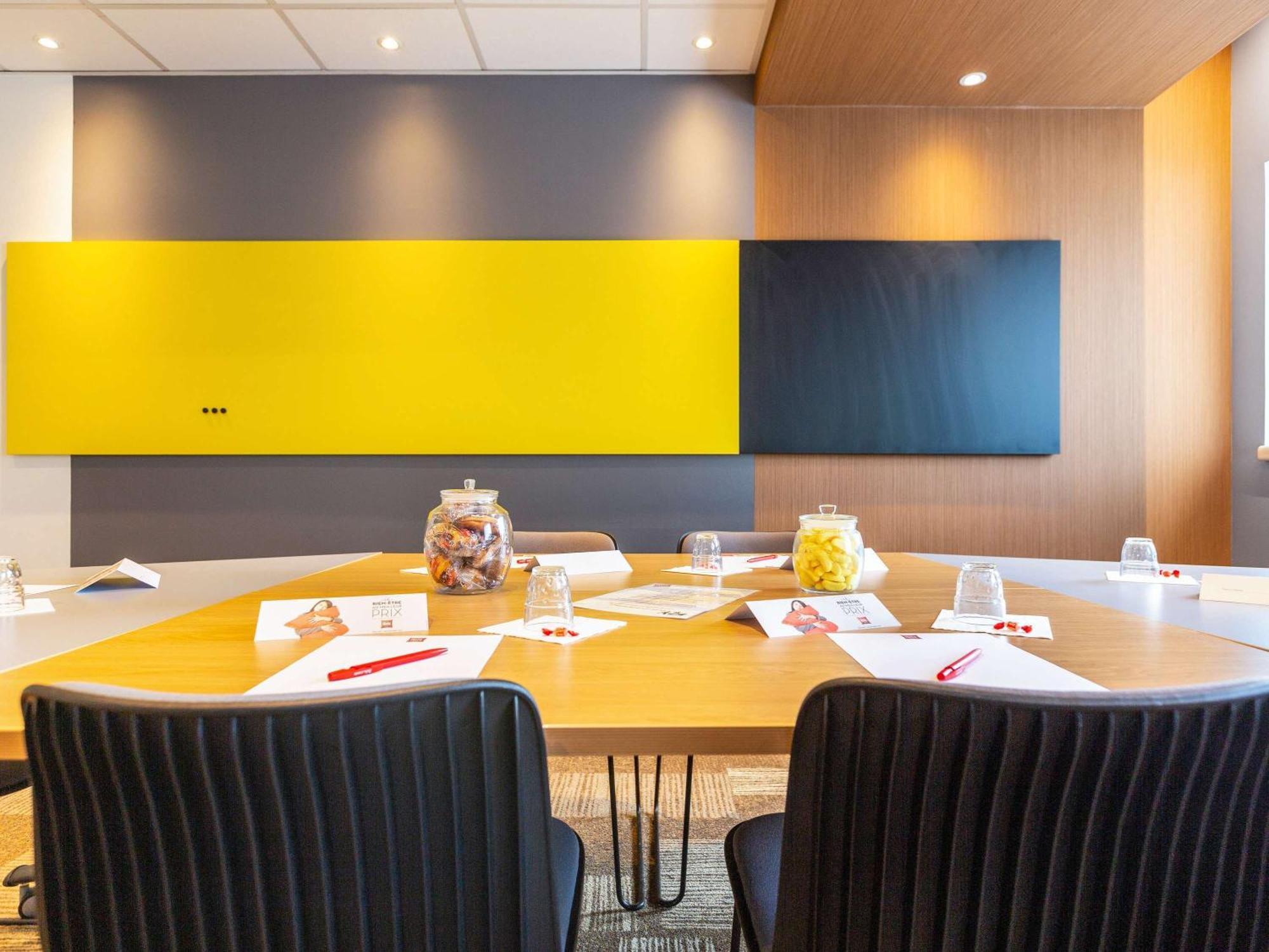 Hotel Ibis Rennes Centre Gare Sud Eksteriør billede